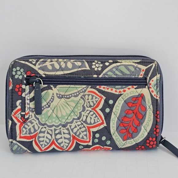 Vera Bradley Quilted Floral Wallet Zip Around Clutch Turn Lock Gray Paisley - Picture 3 of 9